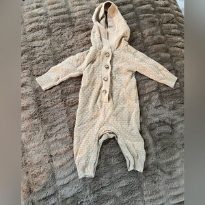 Nordstrom sweater Cozy Taupe Hooded baby One Piece, size 3M, EUC, winter